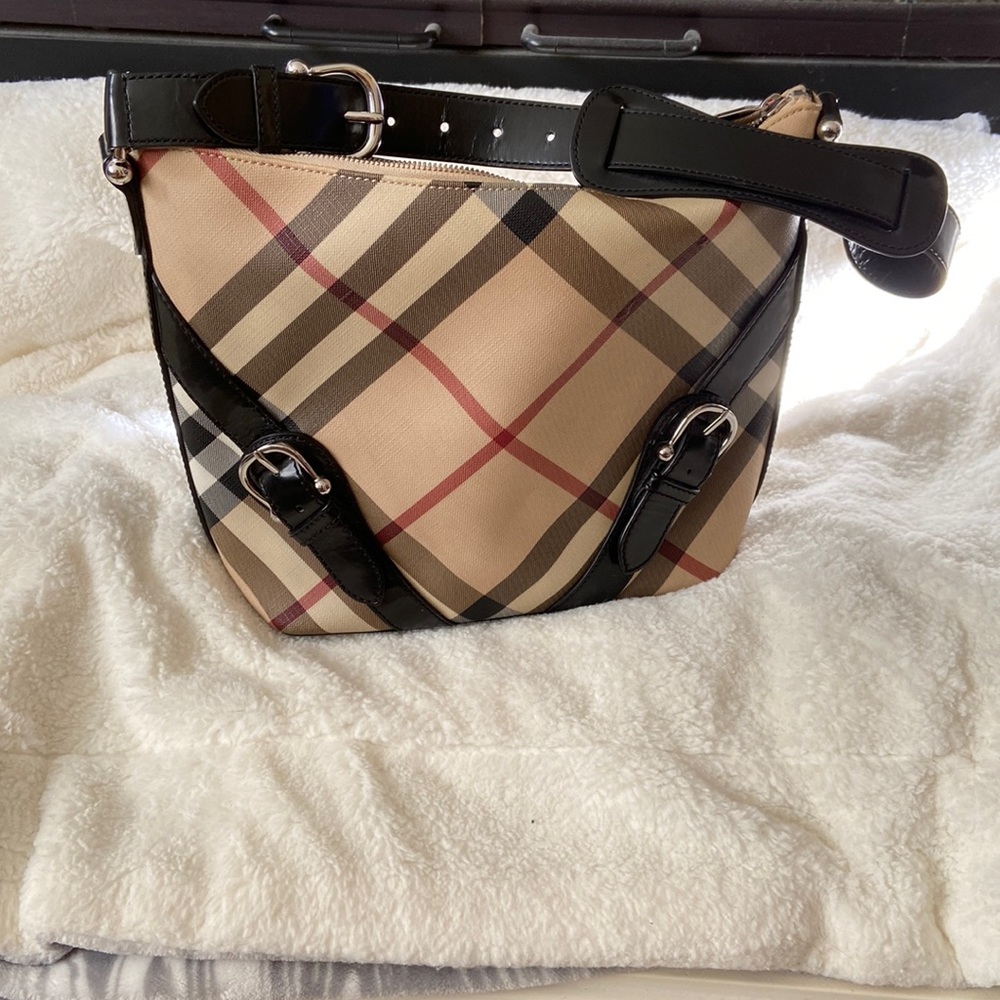 Burberry Black and Cream Shoulder Bag with Iconic Design